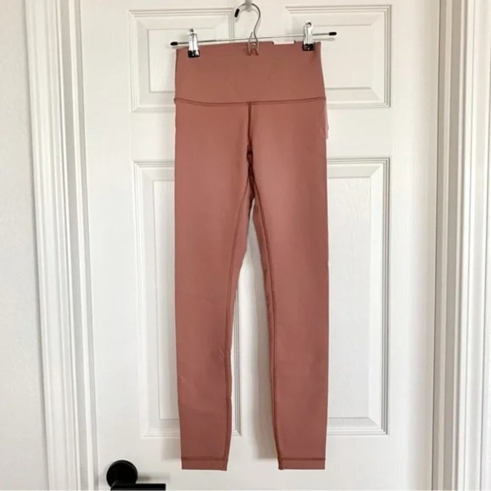 🍑 VS Peach Pink Incredible Studio High Rise Legging - Picture 2 of 12